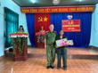 Trao tặng Huy hiệu Đảng và tặng 100 lá cờ Tổ quốc tại xã Ia Ko