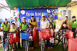CLB thiện nguyện làn gió ấm, thành phố Hồ Chí Minh trao xe đạp tiếp...