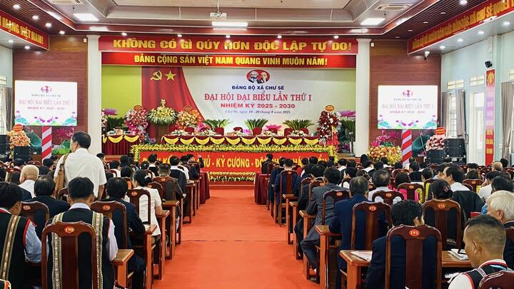 Hình ảnh phiên trù bị Đại hội Đại biểu Đảng bộ xã Chư Sê lần thứ I, nhiệm kỳ 2025 – 2030